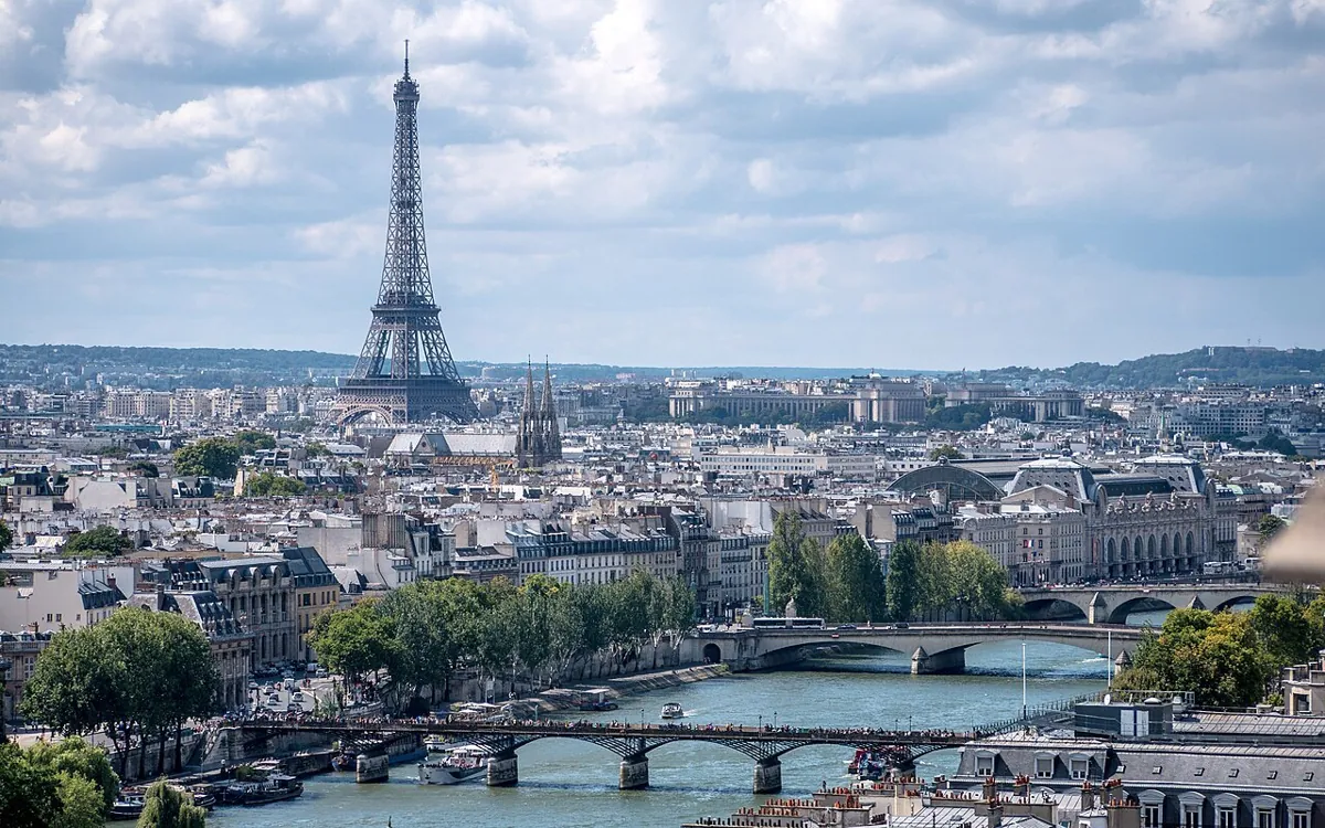 Vue sur Paris et la tour Eiffel