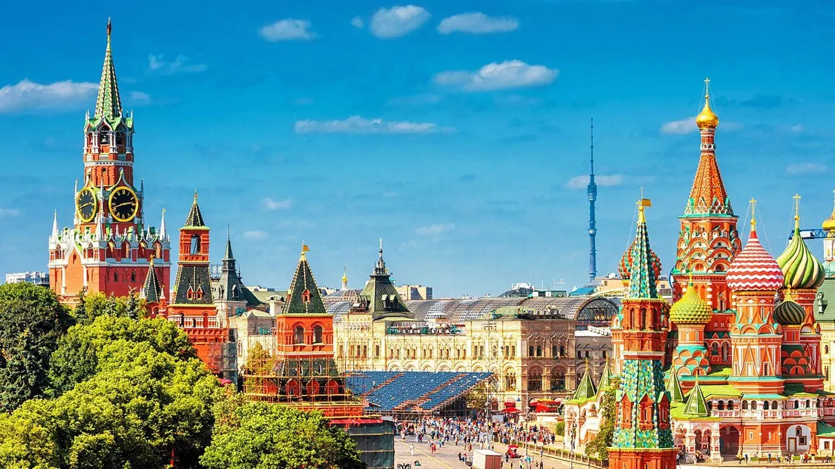 Cathédrale Saint-Basile et place Rouge à Moscou